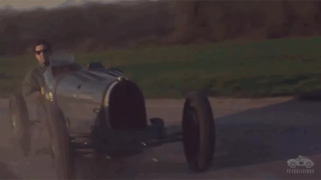 Mít Bugatti, opravovat Bugatti, žít Bugatti