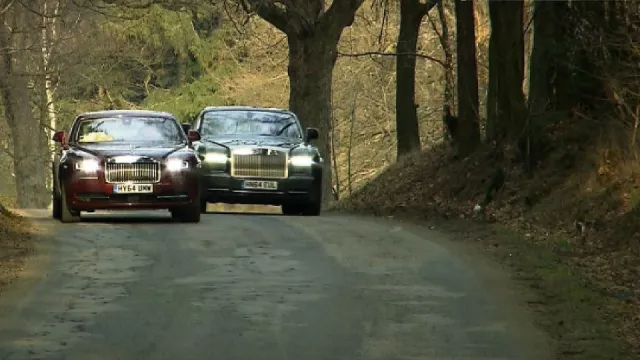 Rolls-Royce vs. Rolls-Royce. Super test v Autosalonu!