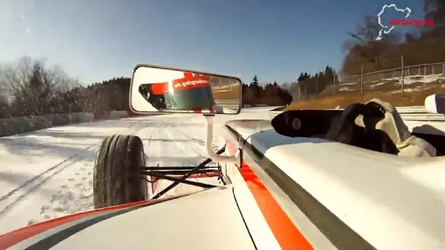 Jak se jezdí na sněhu ve formuli