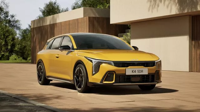 Každá novinka nemusí být elektrická. Kia do Evropy pošle auto se spalovacím motorem i manuální převodovkou