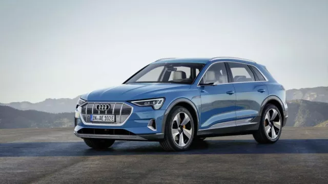 Čtyři kruhy vyrážejí na trh elektromobilů. Audi e-tron se oficiálně představilo veřejnosti.