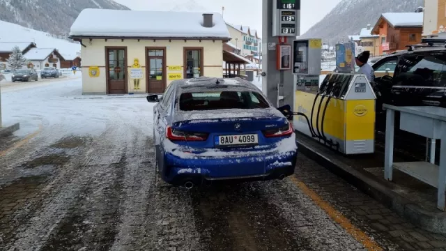 Vláda se snaží snížit ceny pohonných hmot. Rozhodla se kontrolovat marže na čerpacích stanicích