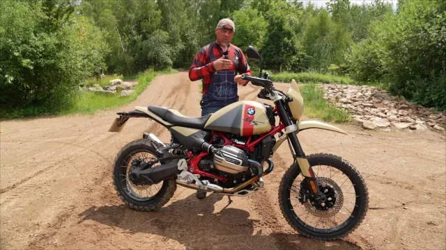Sršeň objevil motorku odkazující na dobu, kdy byl svět ještě v pořádku. A je naprosto nadšený