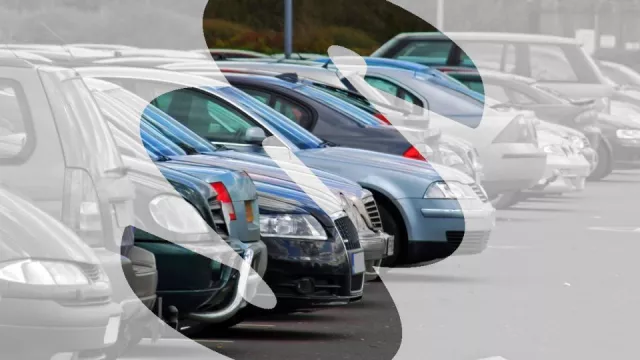Polopřevody aut zanikají. Mají se autobazary bát?
