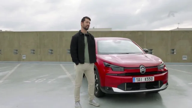 Recenze Citroënu C4 Hybrid 145