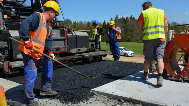 Oprava D1 se komplikuje. Hotový úsek u Jihlavy se možná bude zase bourat