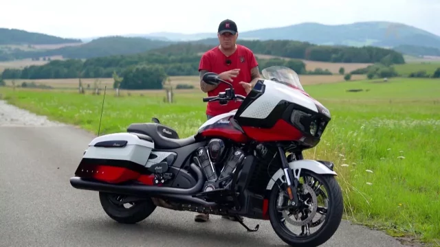 Recenze motocyklu Indian Challenger Elite