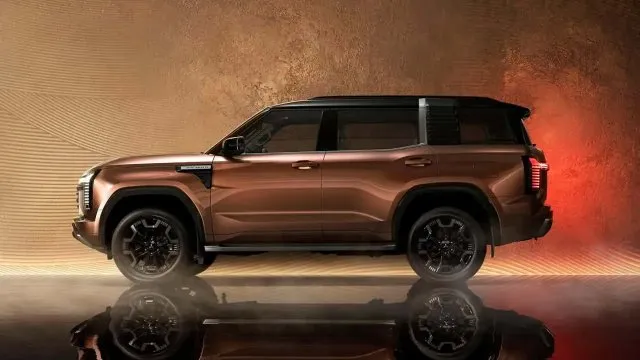 Má rám, silný naftový motor a nebojí se terénu. Mitsubishi vrací na silnice legendární Pajero