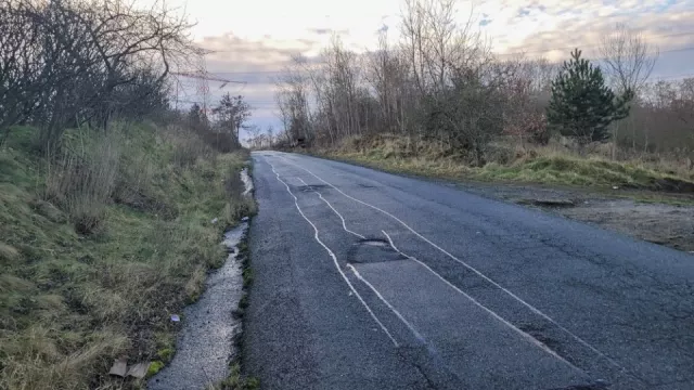 Stav českých silnici není zdaleka nejhorší. Lidé se ale obávají dopravních komplikací i nehod