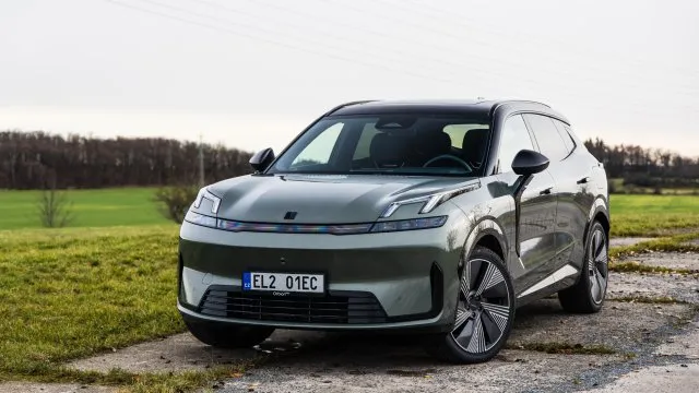 Čínský rival Škody Kodiaq se povedl. Jako hybrid ujede až 200 km na elektřinu a nabídne luxus