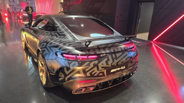 Služební vůz Brada Pitta i Leoš Mareš: Samohýl hvězdně otevřel nový showroom Mercedes-AMG ve Zlíně