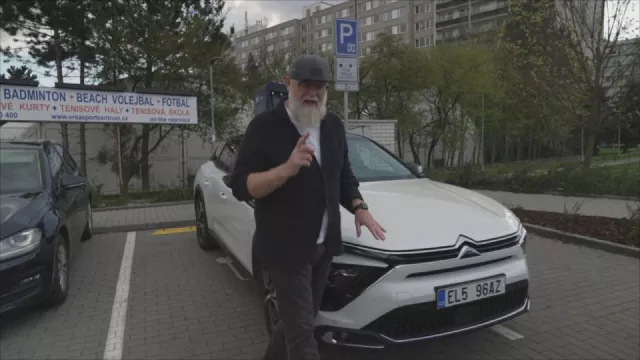 Francouzský obr je levnější než Superb nebo Passat. Pepa si zamiloval Citroën C5 X