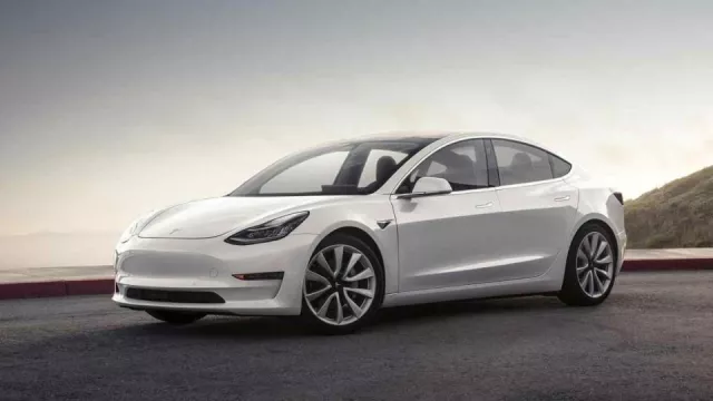 Tesla má problém s autonomním řízením. Selhává totiž v nejdůležitějším okamžiku