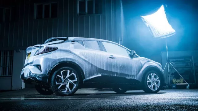 V Británii otestovali hybrid Toyota C-HR v třeskutém mrazu