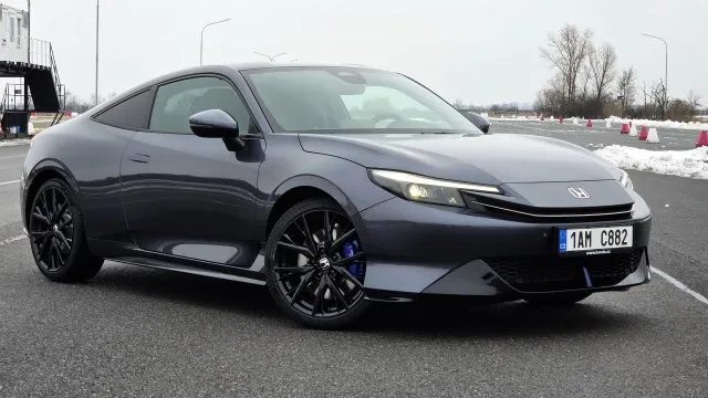 Honda Prelude je jediné auto svého druhu v Česku. Nepotřebuje stovky koní, aby jezdila skvěle