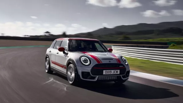 MINI John Cooper Works Clubman a Countryman mají nové výkonné motory