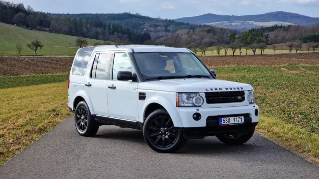 Ojetý Land Rover Discovery 4 nabízí za cenu fabie hodně prostoru i pohodlí. Nespolehlivost je fáma