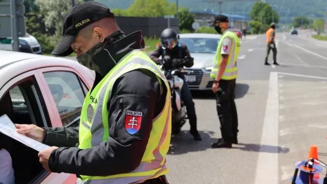 Slovensko je rájem pro piráty silnic. Neexistuje tu žádný bodový systém ani rychlostní kamery