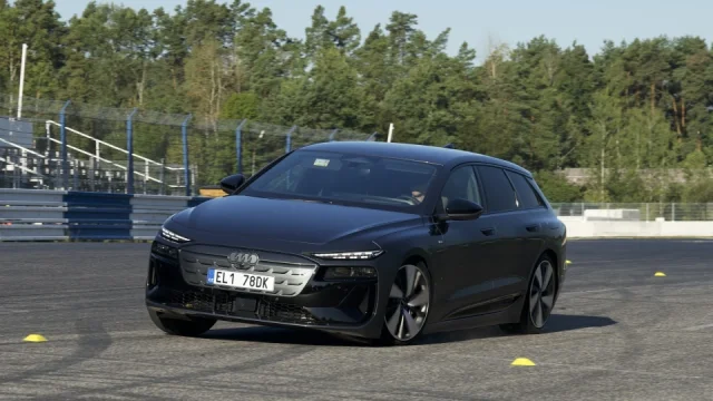 Řídili jsme elektrický kombík od Audi. Model A6 e-tron dokáže jezdit za 16 kWh/100 km