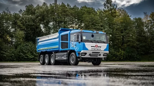 Bytelná technika z Kopřivnice: Nová Tatra Force má vlastní dvanáctiválec a uveze až 16 tun