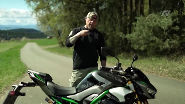 Recenze Kawasaki Z900 SE