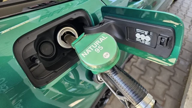 Zde netankovat: Inspekce objevila nekvalitní benzin, neprošla ani nafta. Padly pokuty