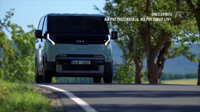 Nejzlobivější motorka, rychlý elektromobil, ale i osmiválec s kompresorem. Premiérový Autosalon je zde