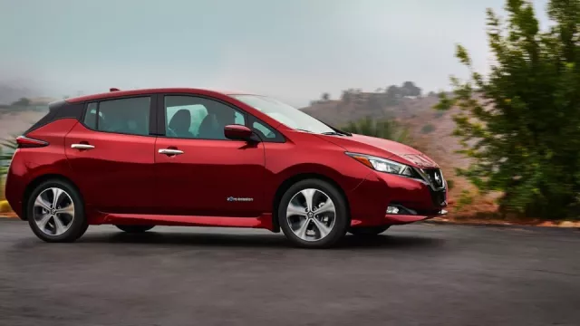 Nový Nissan Leaf je tu. Ujede až 380 kilometrů