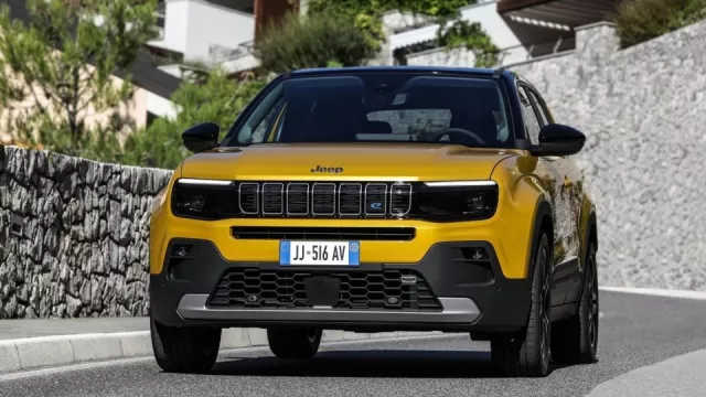 Evropským autem roku 2023 se stal Jeep Avenger. Vyhlášení proběhlo na bruselském autosalonu