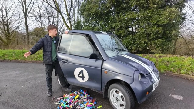 Tvrdá rána pro spalovací motory. Baterie z e-cigaret pohání elektromobil, kterému se smál i Top Gear