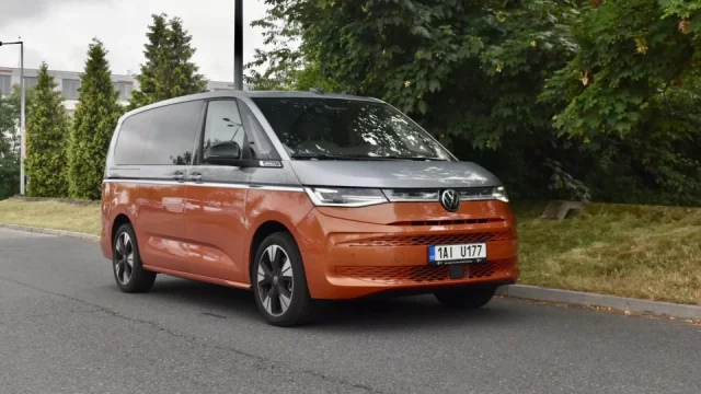 Volkswagen Multivan je možné jednoduše a levně přeměnit na obytné auto. Má to ale své nedostatky