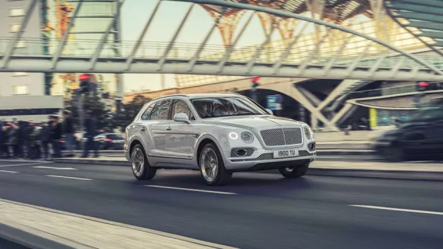 První luxusní hybridní vůz na světě - Bentley Bentayga Hybrid