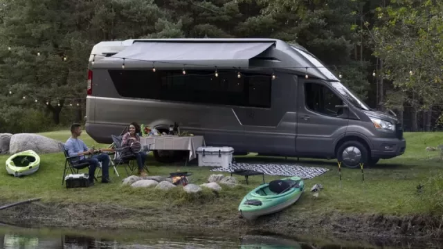 Elektrický karavan ujede skoro 500 kilometrů. Ovládá se přes mobil a má palivový článek