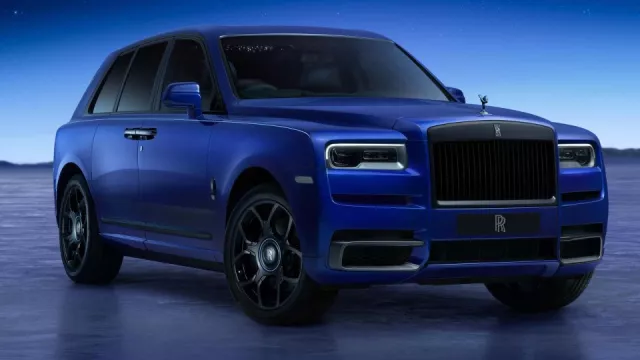 Umělecké dílo na čtyřech kolech. Speciální edice Rolls-Royce sazí na kabinu s Měsícem