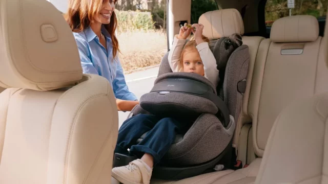 Dětská autosedačka s airbagem dostala ocenění za bezpečnost. Je pořád jediná na trhu