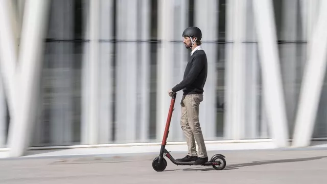 Evropská unie rozhodla, že elektrokoloběžky budou muset mít povinné ručení