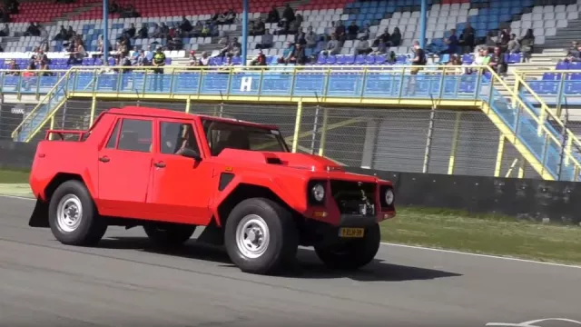 Mamutí SUV od Lamborghini na okruhu zastínilo všechny supersporty