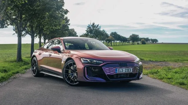 Nejlepší elektromobil pro nadšeného řidiče. S Audi RS e-tron GT si na osmiválec ani nevzpomenete