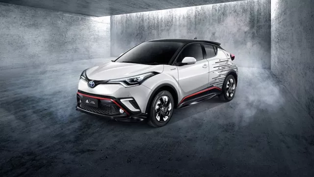 Toyota C-HR se spojila s Adidasem