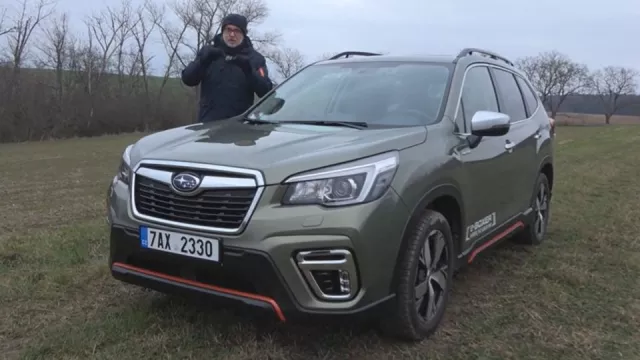 Auto má smrdět. Nové Subaru Forester se nevyhnulo elektřině, přesto jsem se i do něj zamiloval