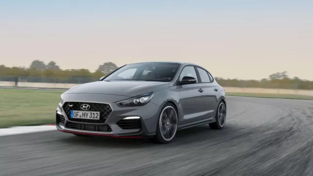 Z Říma do Paříže“ za 8:18 min. Hyundai odhaluje nový i30 Fastback N.