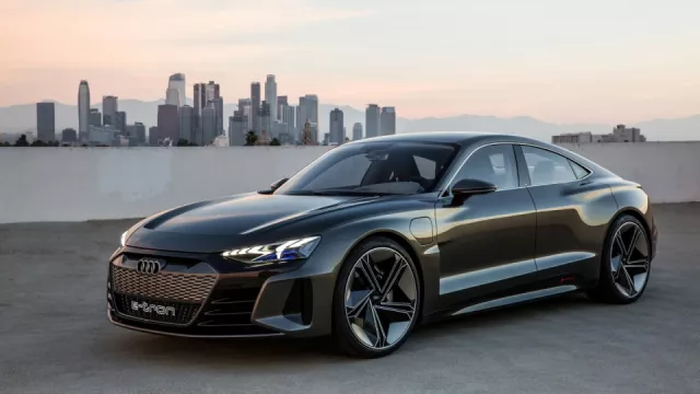 Čtyřdveřové gran turismo s elektrickým pohonem - Audi e-tron GT concept