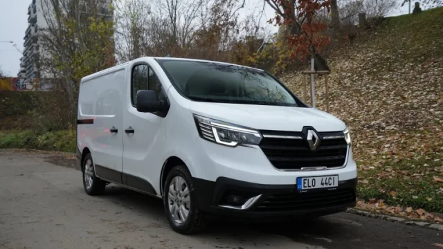 Renault Trafic E-Tech ukazuje, že baterka může být v dodávce výhodnější než nafta