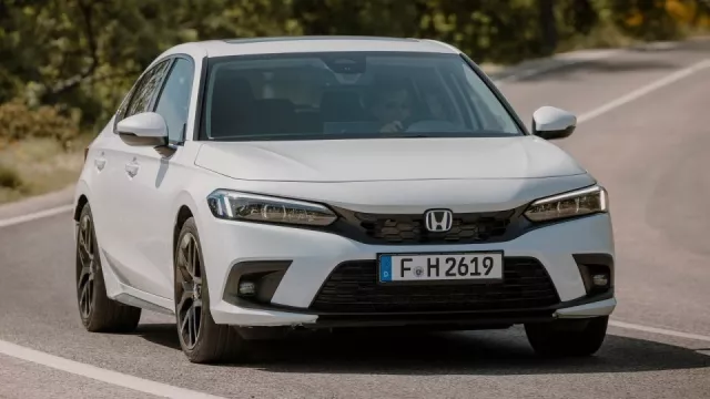 Nová Honda Civic vstupuje na český trh. Známe ceny i to, jak si stojí v porovnání s konkurenty