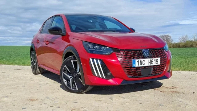 Peugeot chystá velkou testovací a slevovou akci. S osmi modely objede 22 českých měst