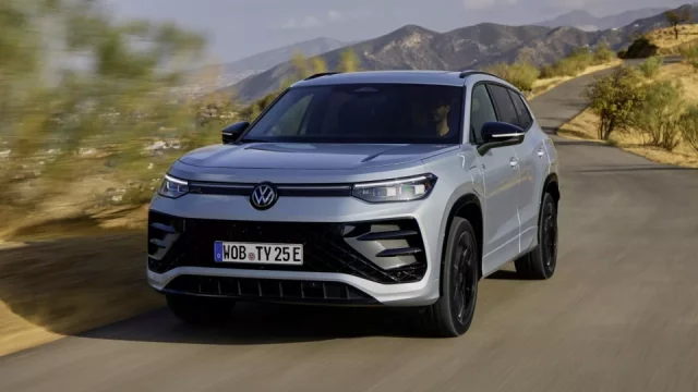 Velký za cenu menšího. Hybridní Volkswagen Tayron stojí do konce roku stejně jako Tiguan