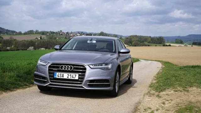 Ojeté Audi A6 můžete pořídit za zlomek původní ceny. Na servisu se ale dá vykrvácet