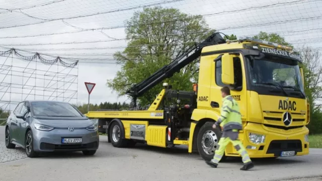 Pozor při poruše elektromobilu. Nesprávný způsob odtahu znamená další poškození i konec záruky