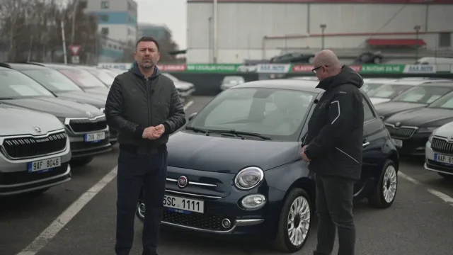 Ojetý Fiat 500 boří mýty o nespolehlivosti italských aut. Pod kapotou má nezničitelný motor