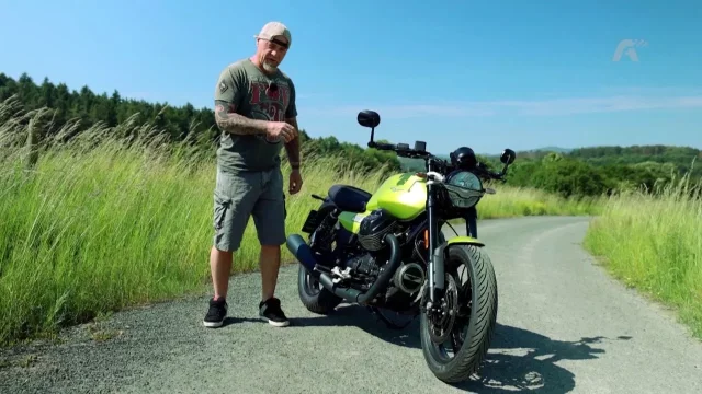 Recenze Moto Guzzi V7 Sport
